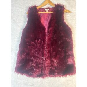 Decree Burgundy Faux Fur Vest Size Medium Sleeveless Cozy Layering Piece